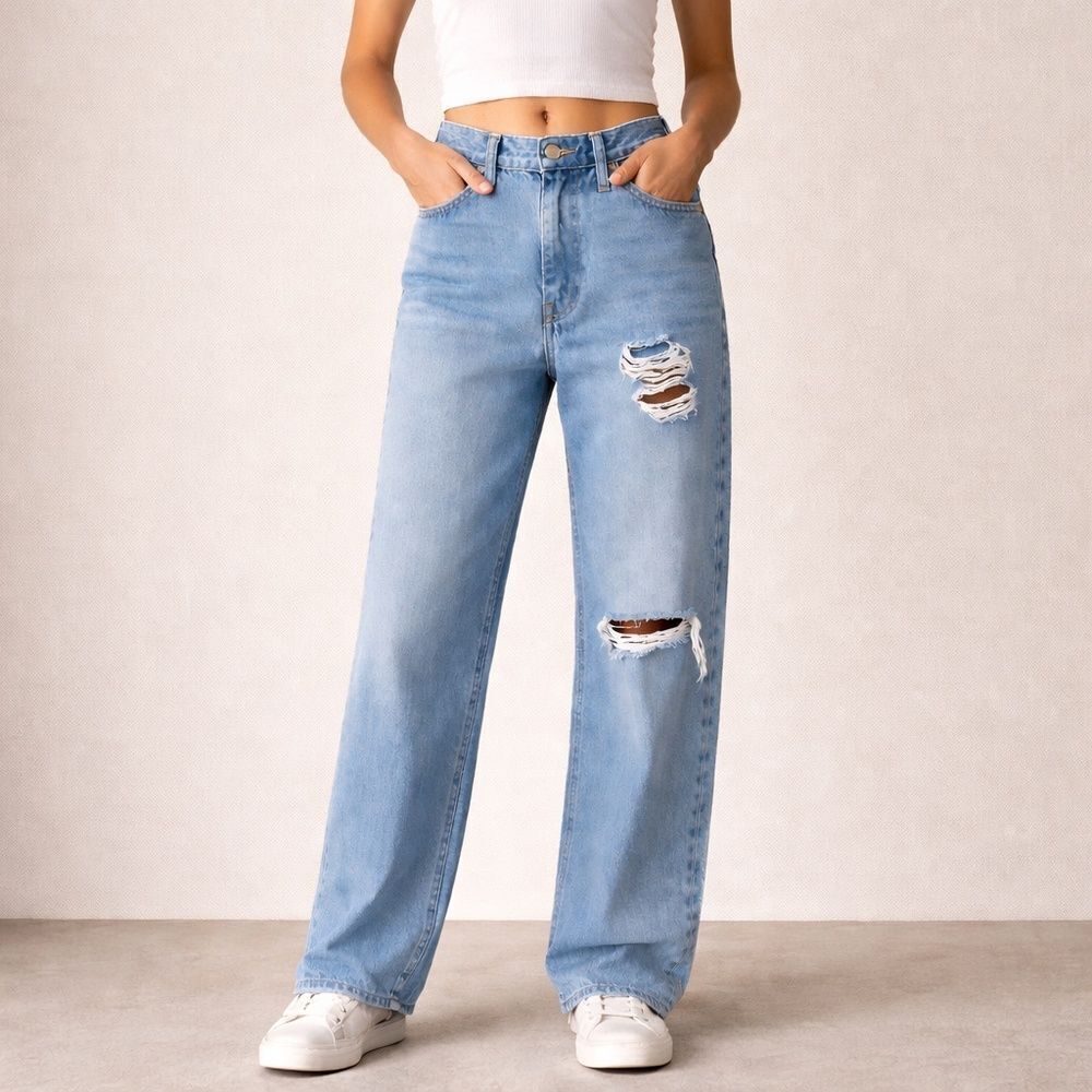 Levi’s 94 Baggy Jeans Size 26 Light Wash Distressed Straight Leg